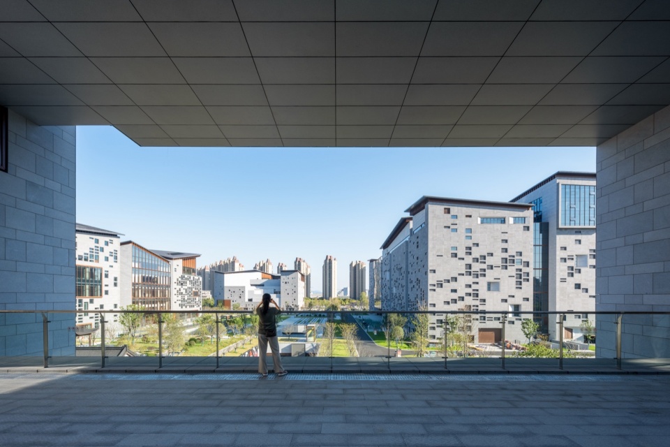 文学馆室面对广场视角©️RAWVISION studio