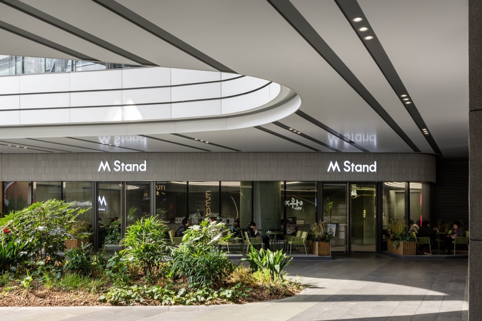 M Stand上海苏河湾万象天地店 另外建筑
