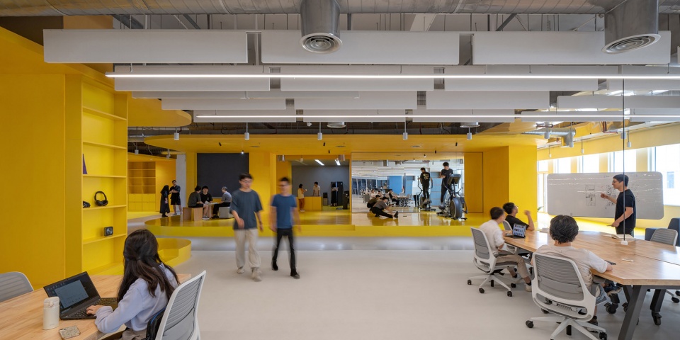 red bird maker space by remixstudio