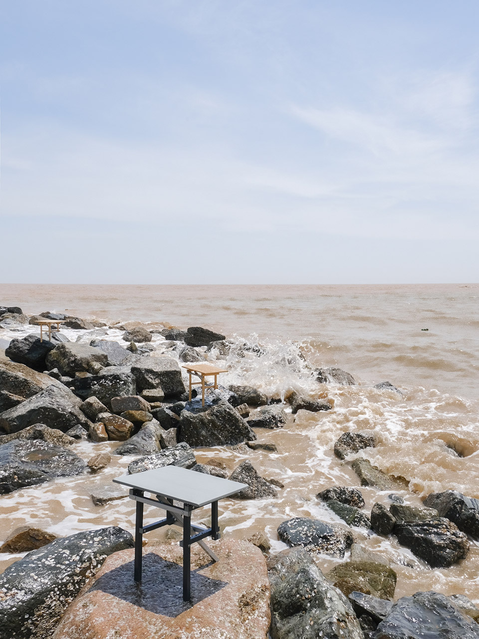rippleless table meaningless chair by meaningless arch