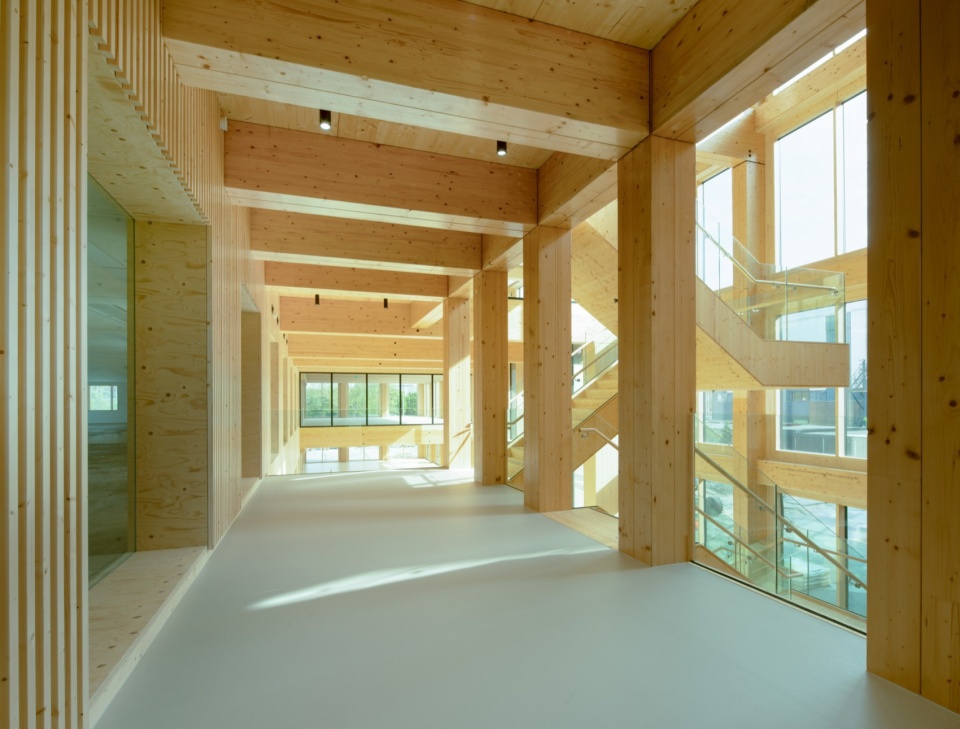 DW02 Lighthouse by Benthem Crouwel Architects