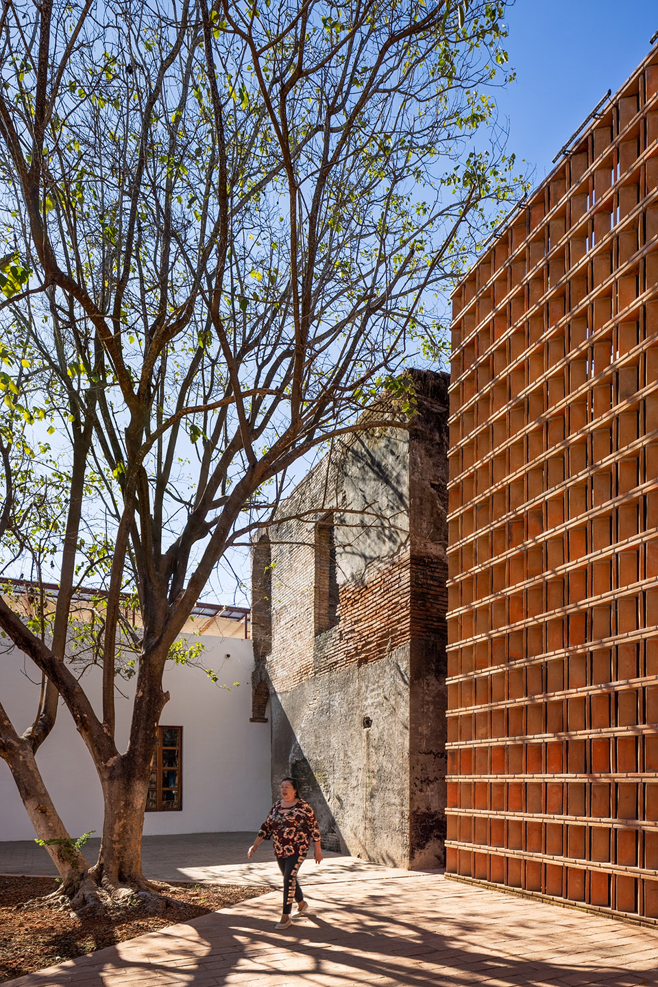 ex aduana san blas cultural center by colectivo c733