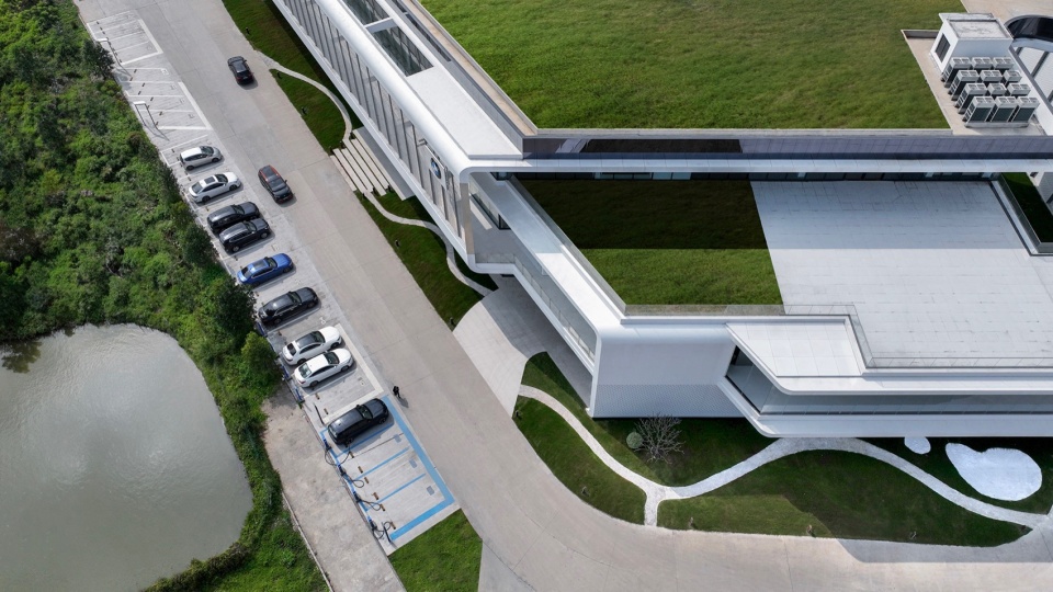 bmw foshan baochuang center by archihope uk ltd