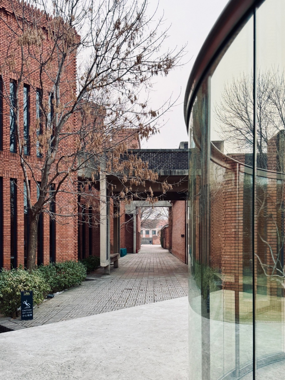 red brick art museum by dong yugan
