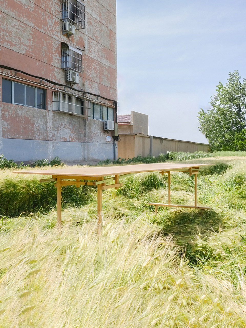 rippleless table meaningless chair by meaningless arch 1