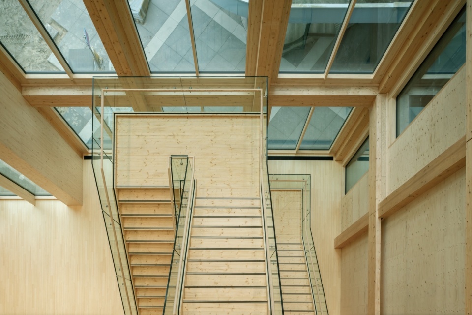 DW02 Lighthouse by Benthem Crouwel Architects