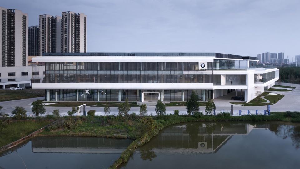 bmw foshan baochuang center by archihope uk ltd
