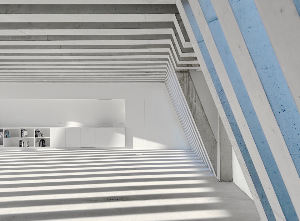 Roof with 20 concrete ribs Berlin Germany by ATELIER ZAFARI
