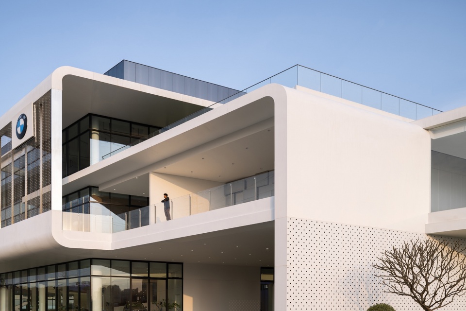 bmw foshan baochuang center by archihope uk ltd