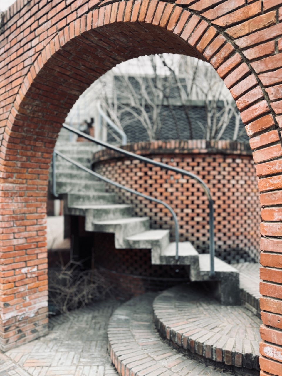 red brick art museum by dong yugan