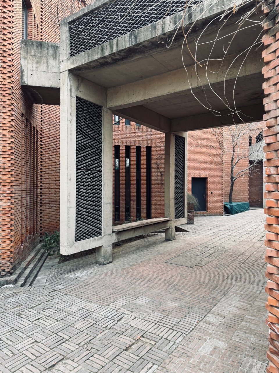 red brick art museum by dong yugan
