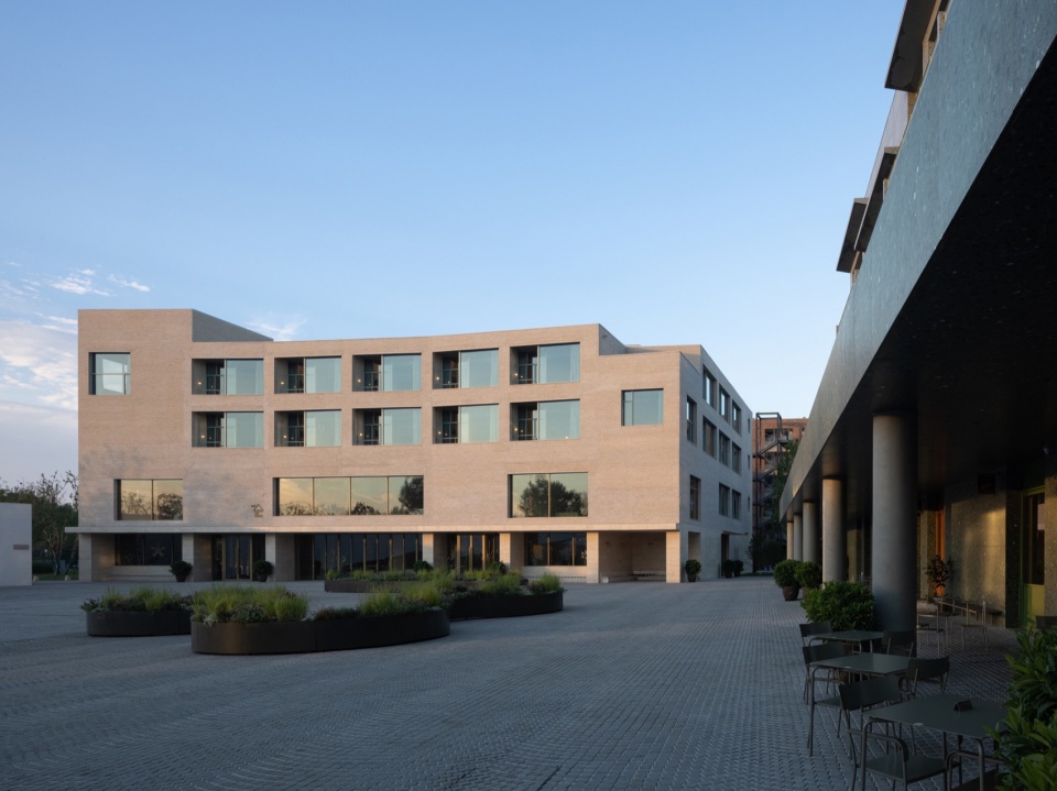 youyi bay community mi casa su casa club hotel and juanzong apartment by genarchitects