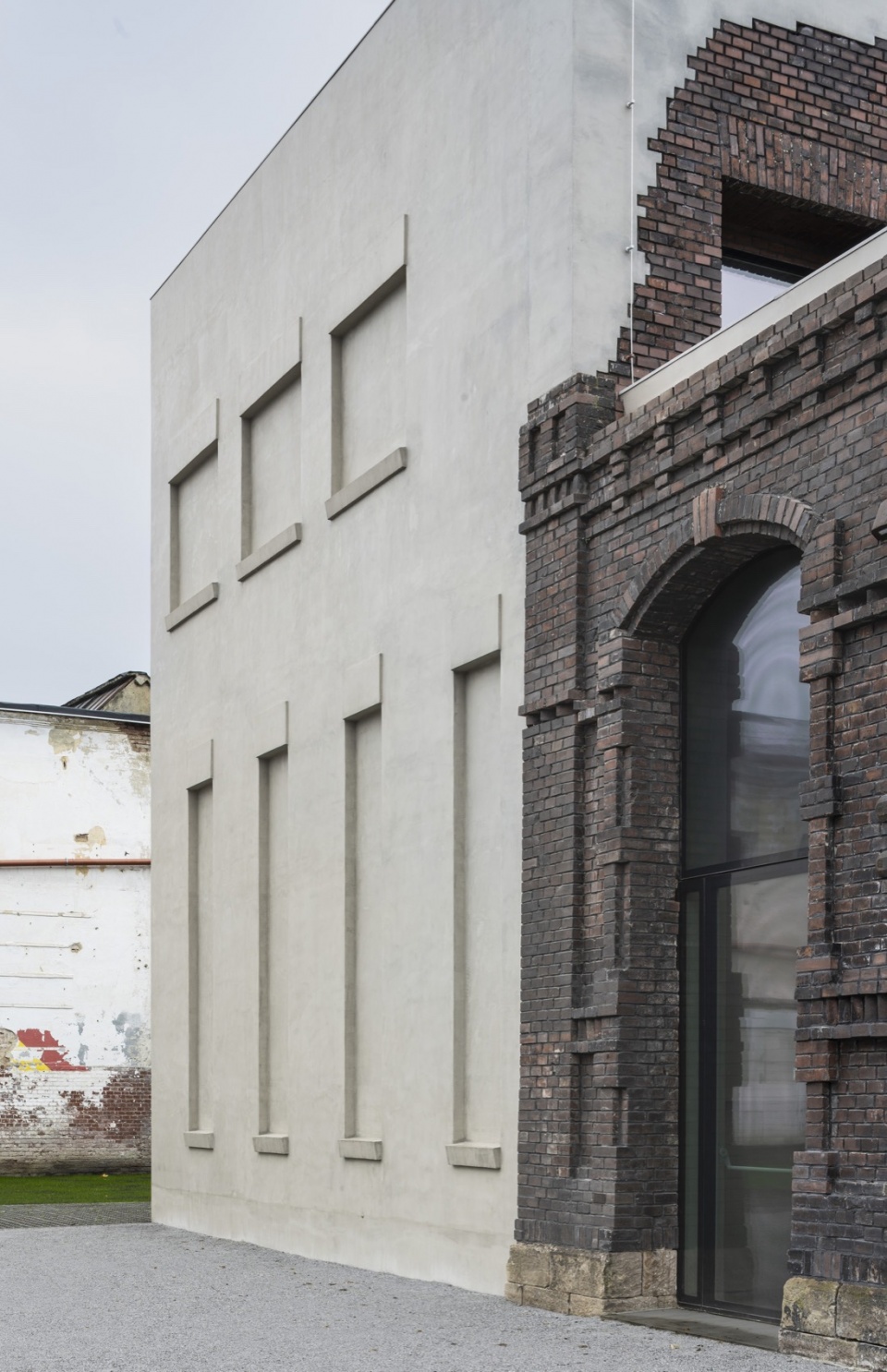 plato contemporary art gallery by kwk promes