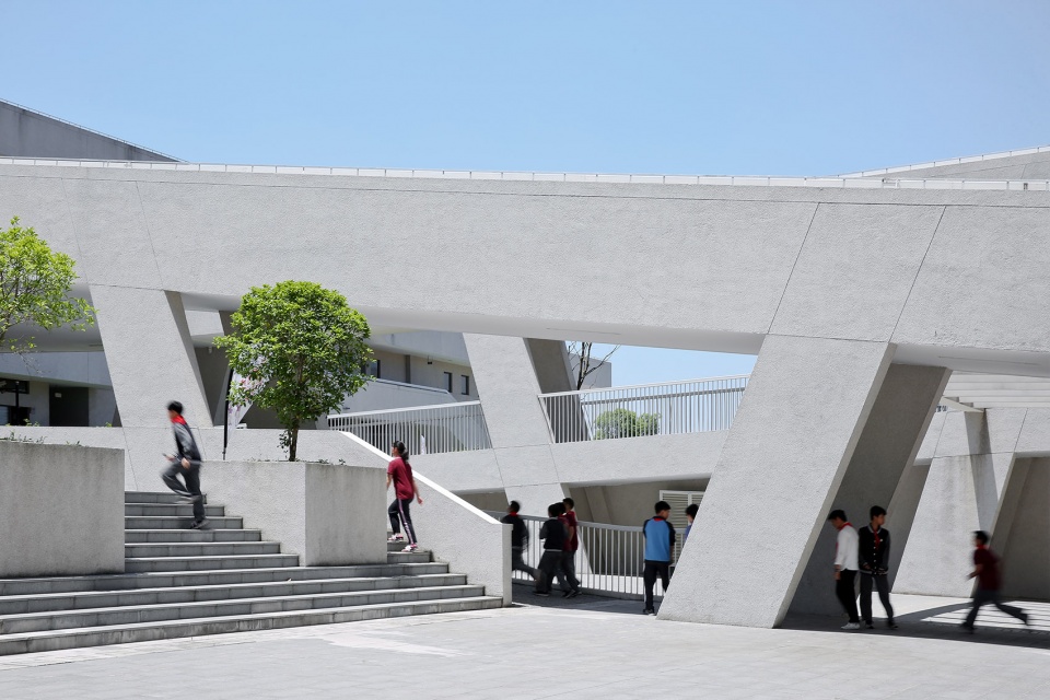 Defu Junior High School By Atelier GOM