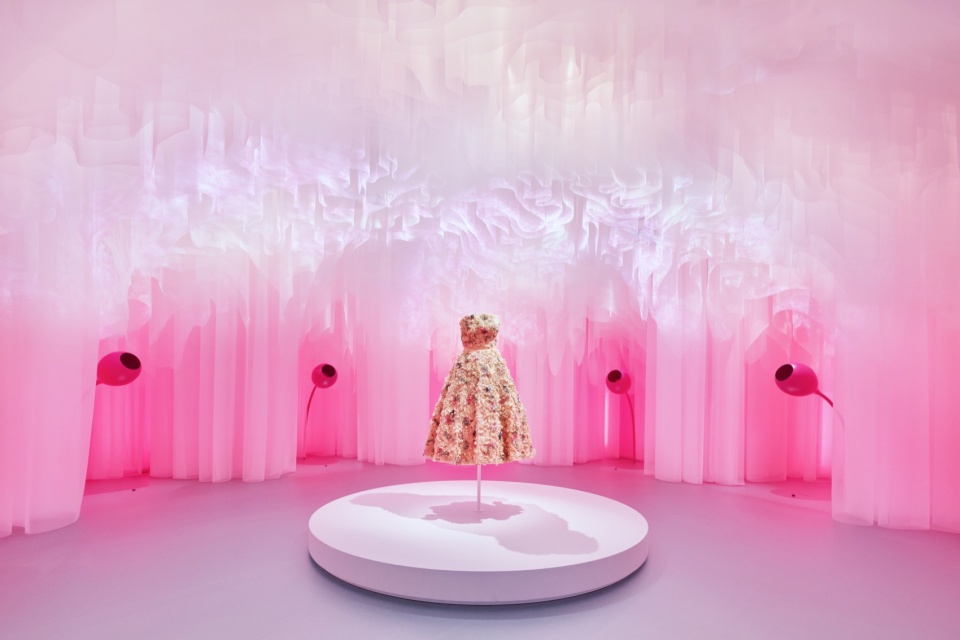 miss dior exhibition by oma
