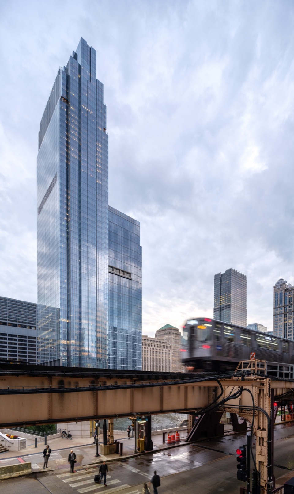salesforce tower chicago by pelli clarke partners