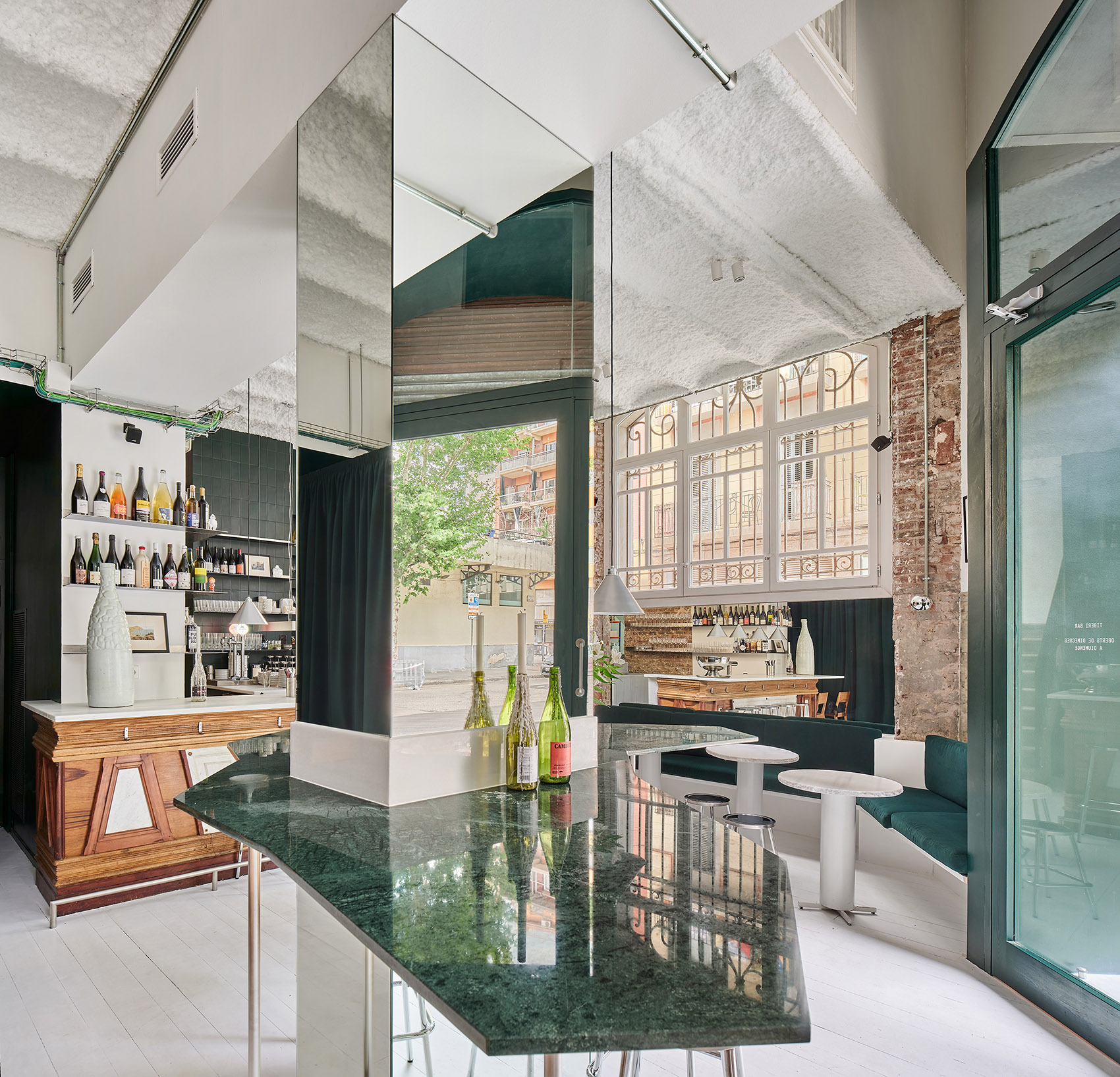 tiberi bar by h3o architects