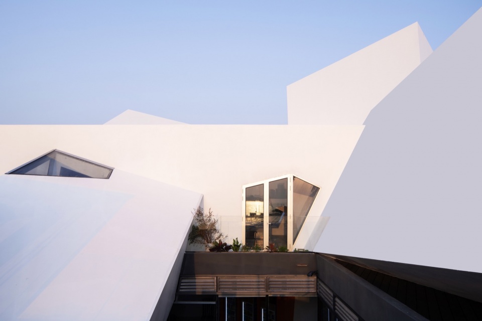 wind garden post station by isozaki huqian partners