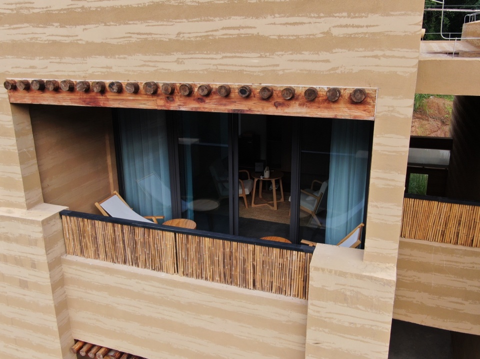 Pingwu Sichuan Plum villa by Archermit