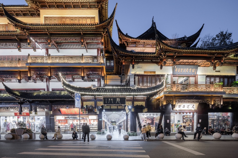 Urban Regeneration of Shanghai Yuyuan Commercial Area