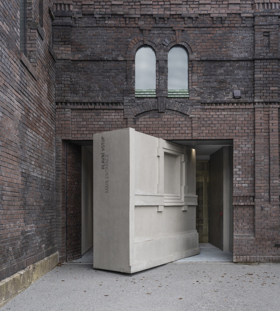 plato contemporary art gallery by kwk promes