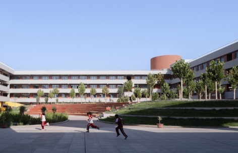 华山中学博古其校区，新疆 / 江苏中锐华东建筑设计研究院有限公司 荣朝晖工作室