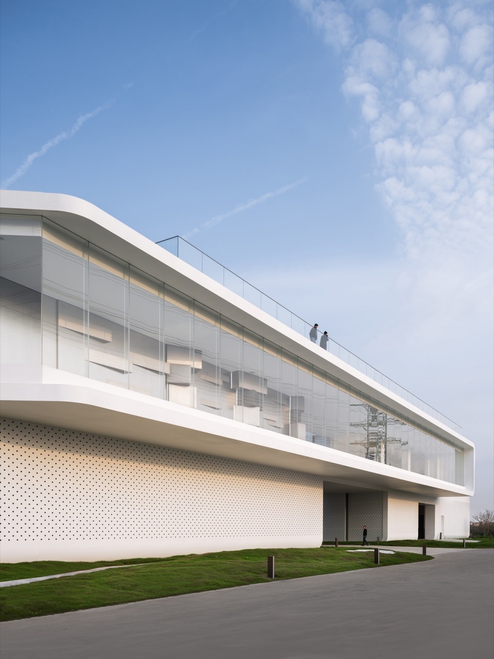 bmw foshan baochuang center by archihope uk ltd