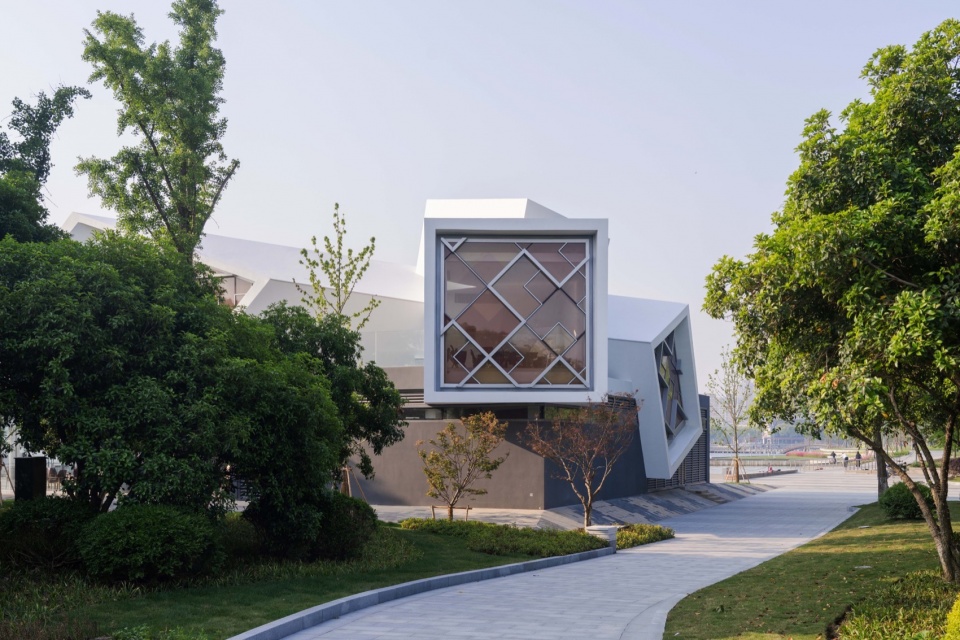 wind garden post station by isozaki huqian partners