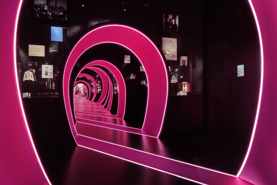 miss dior exhibition by oma