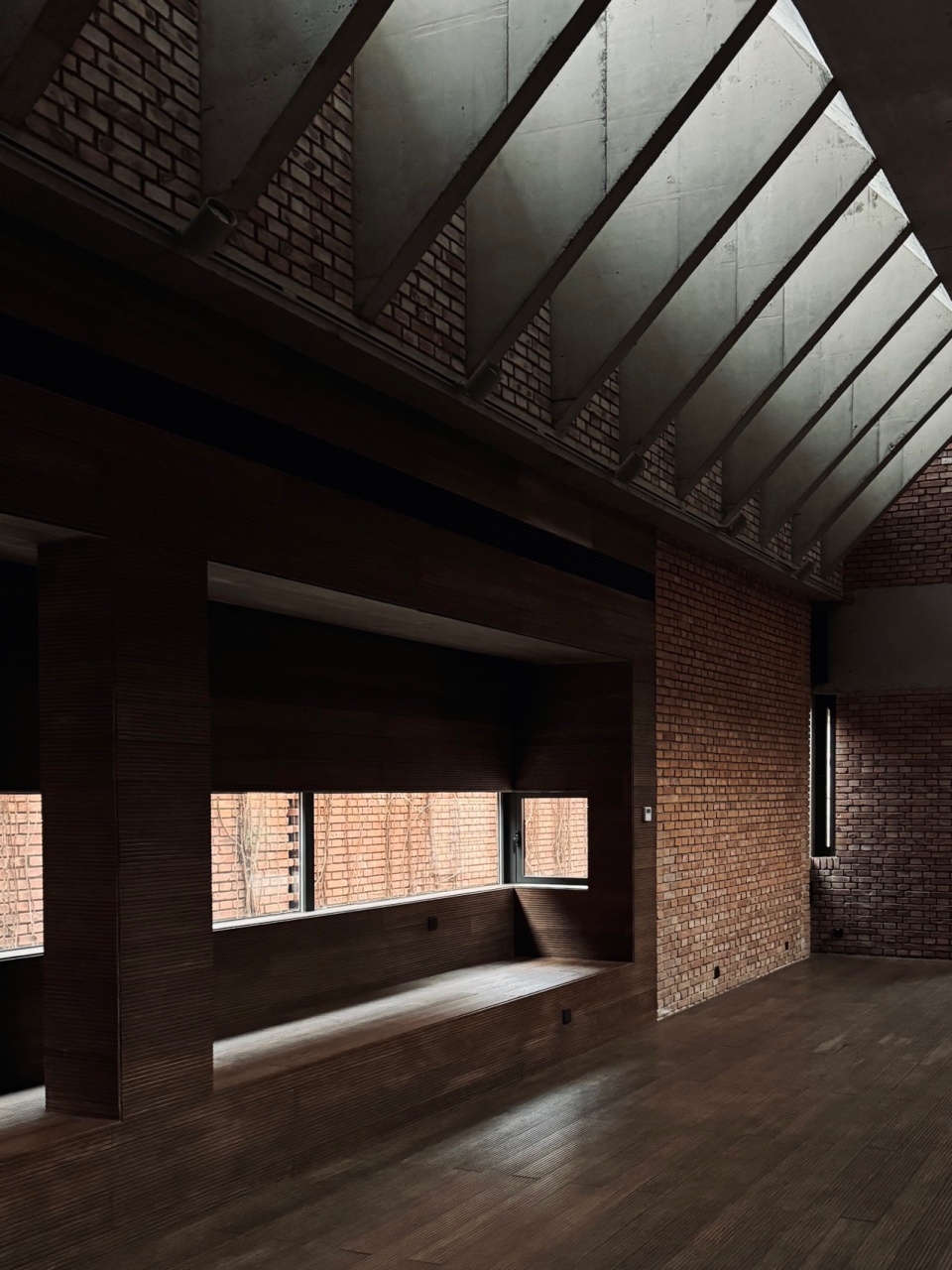 red brick art museum by dong yugan