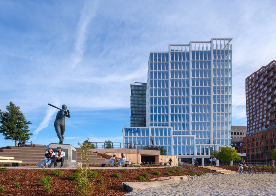 visas market support center by henning larsen