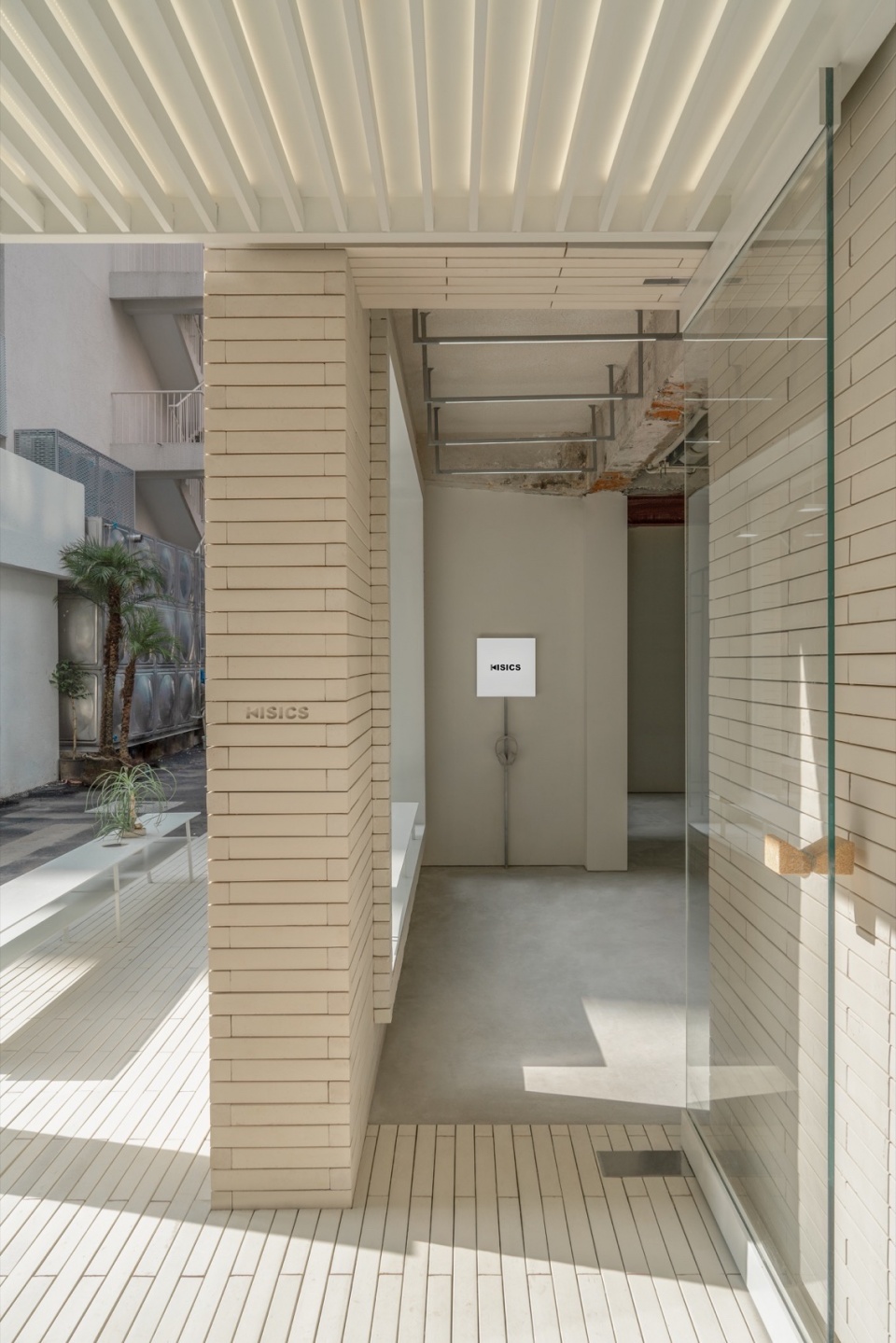 Kisics Select by OAOA Studio