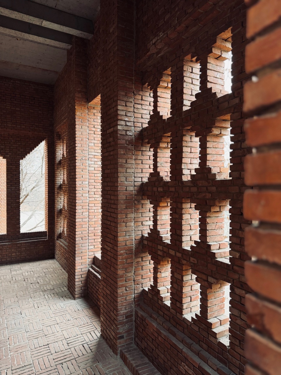 red brick art museum by dong yugan
