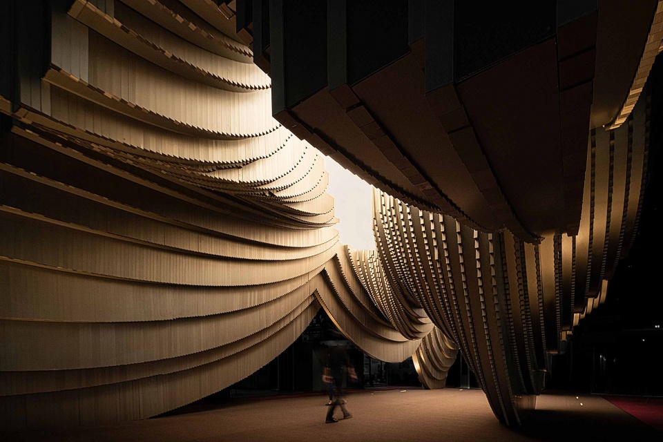 aluminum grotto and public ground by has design and research