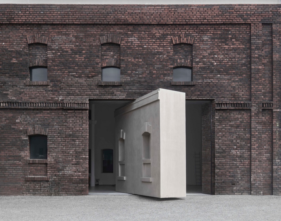 plato contemporary art gallery by kwk promes