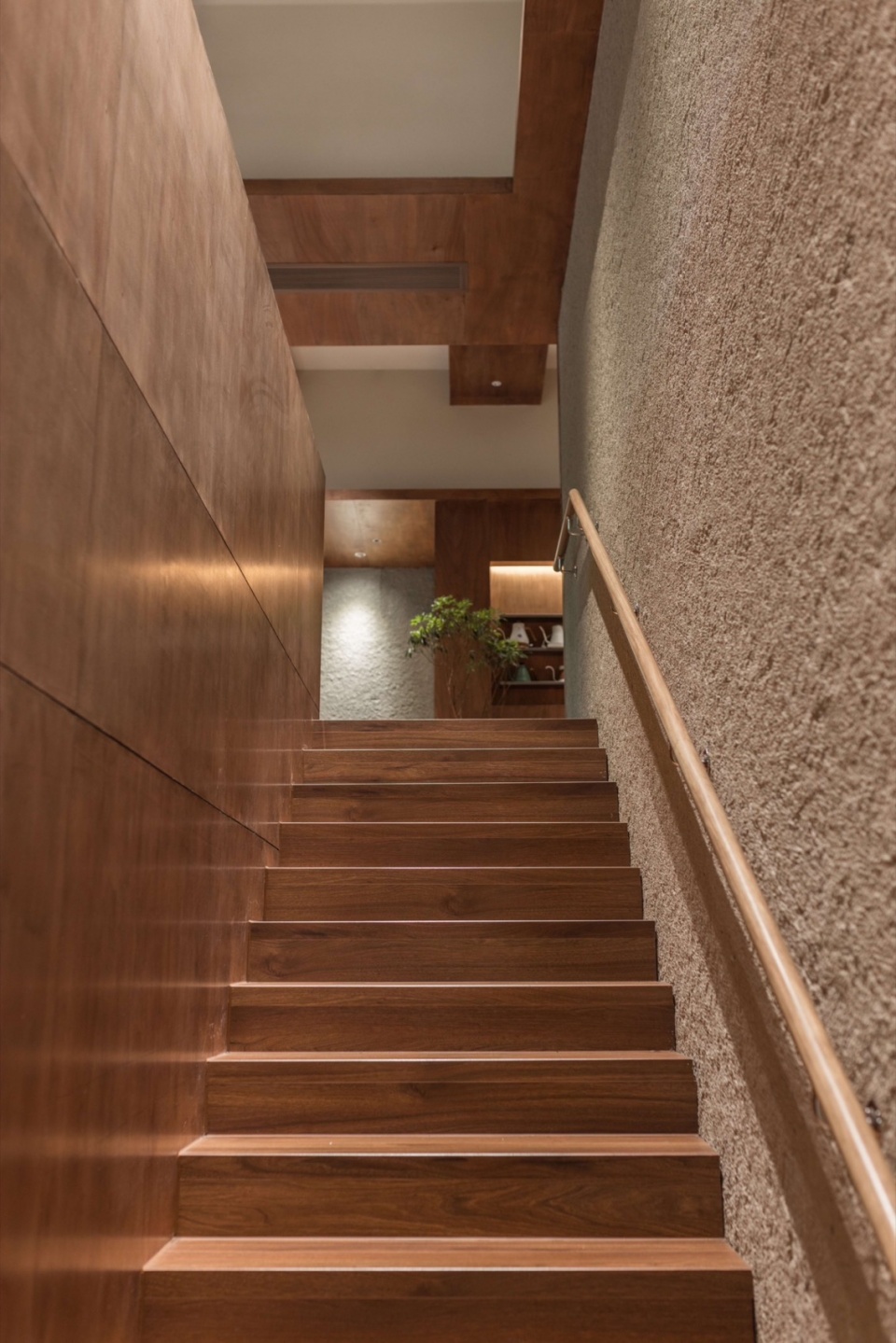 lotta anju bowen store by ruhaus studio