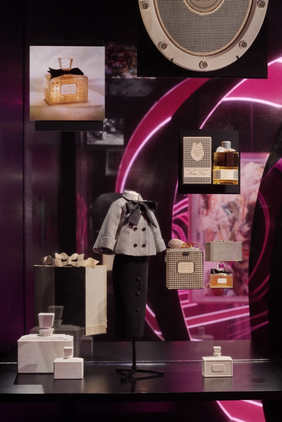 miss dior exhibition by oma