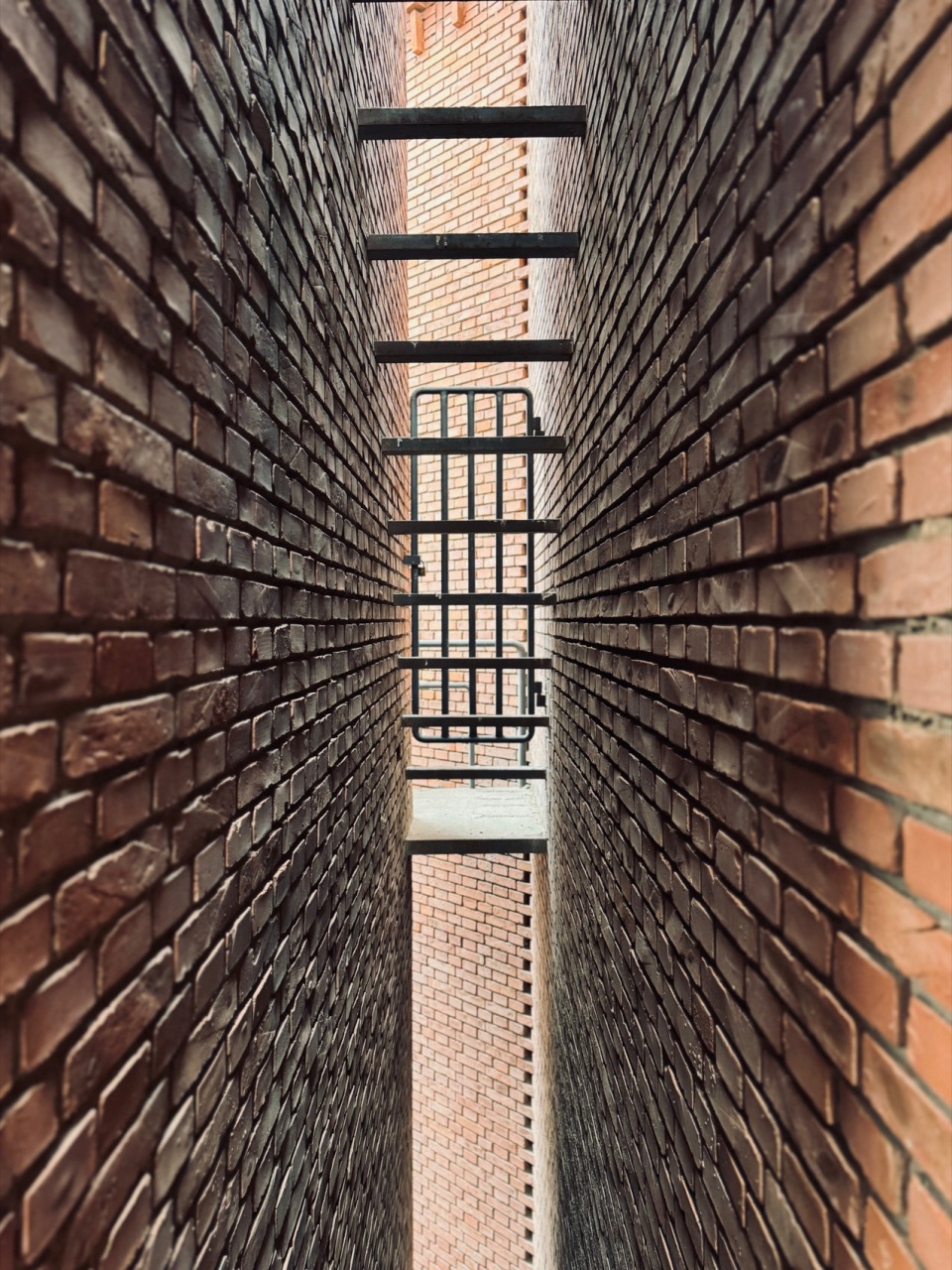 red brick art museum by dong yugan