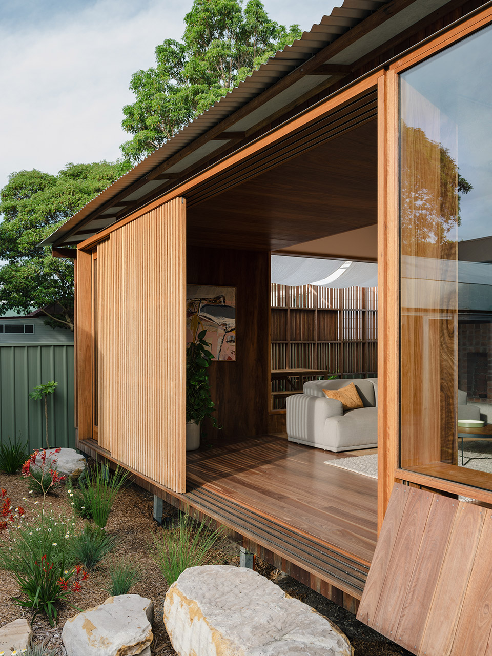 aru house by curious practice