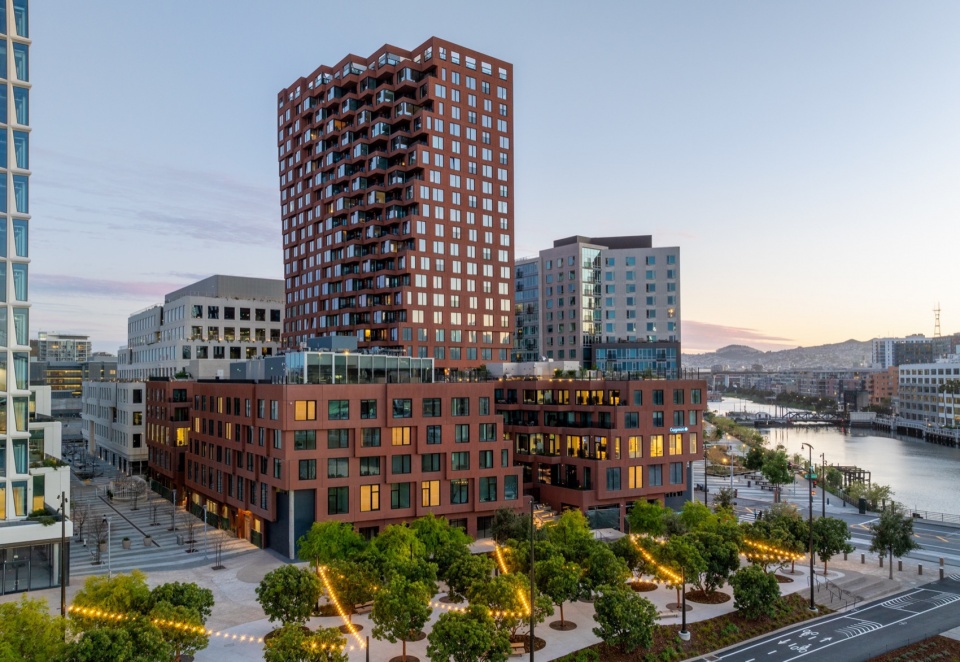 visas market support center by henning larsen