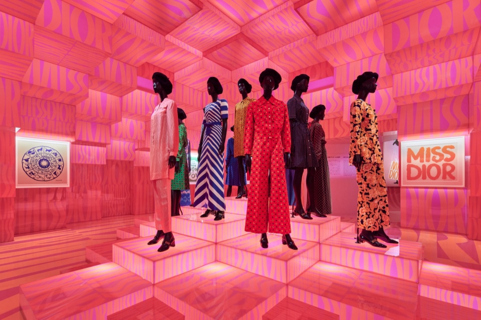 miss dior exhibition by oma