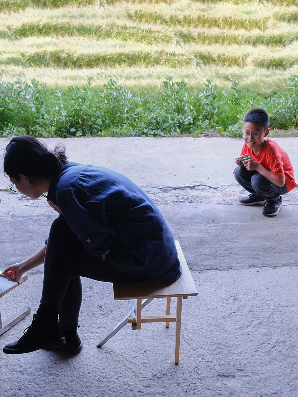 rippleless table meaningless chair by meaningless arch 1