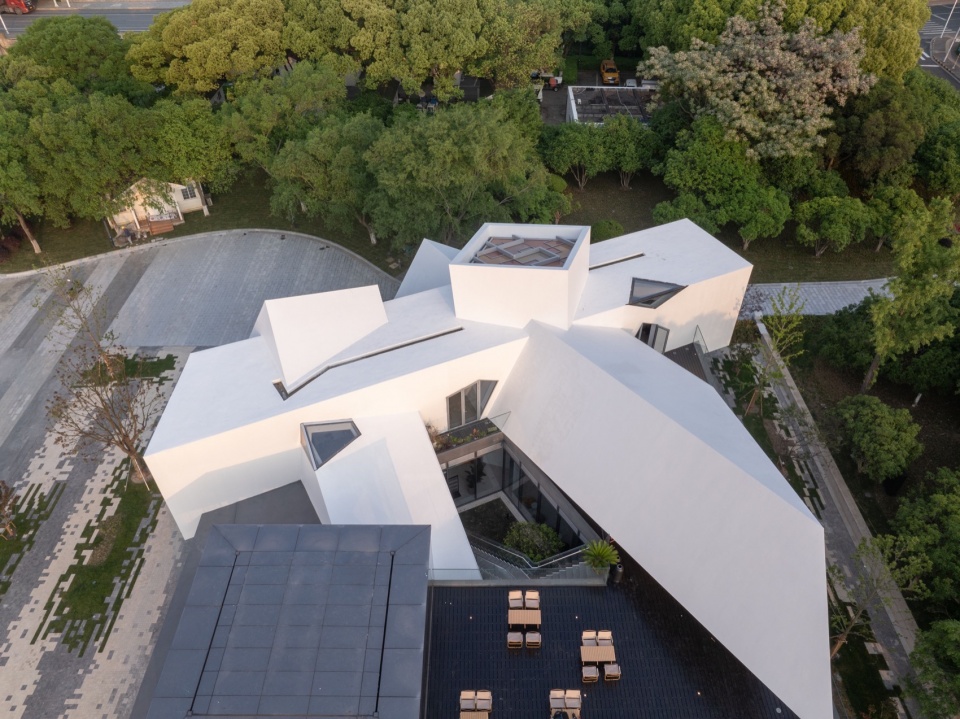 wind garden post station by isozaki huqian partners