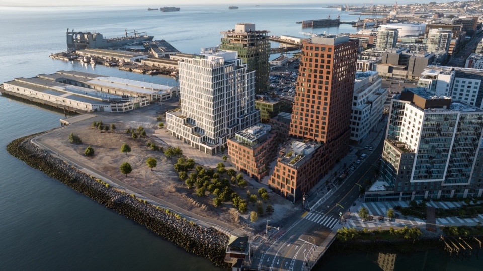 visas market support center by henning larsen