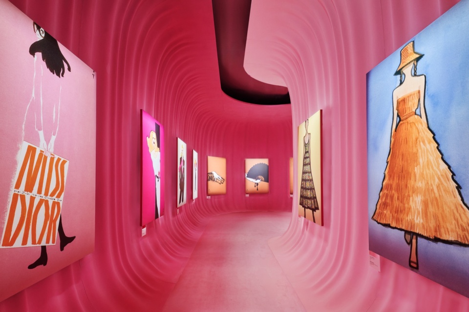 miss dior exhibition by oma