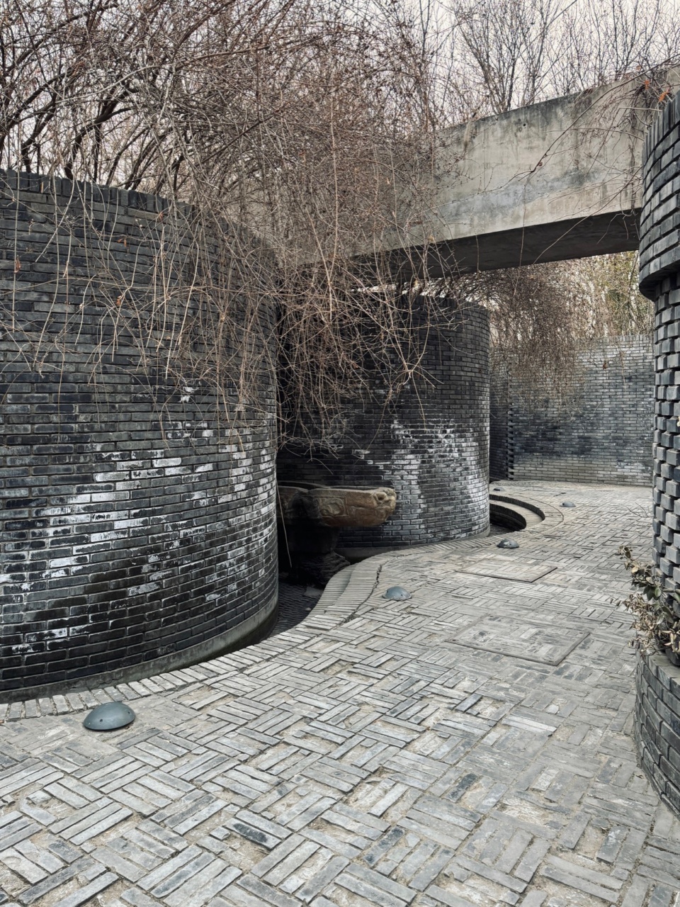 red brick art museum by dong yugan