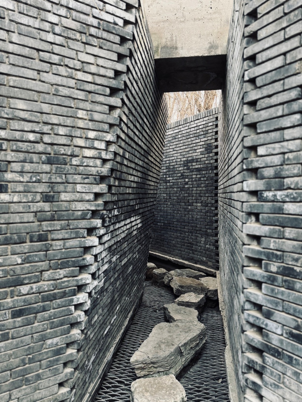 red brick art museum by dong yugan