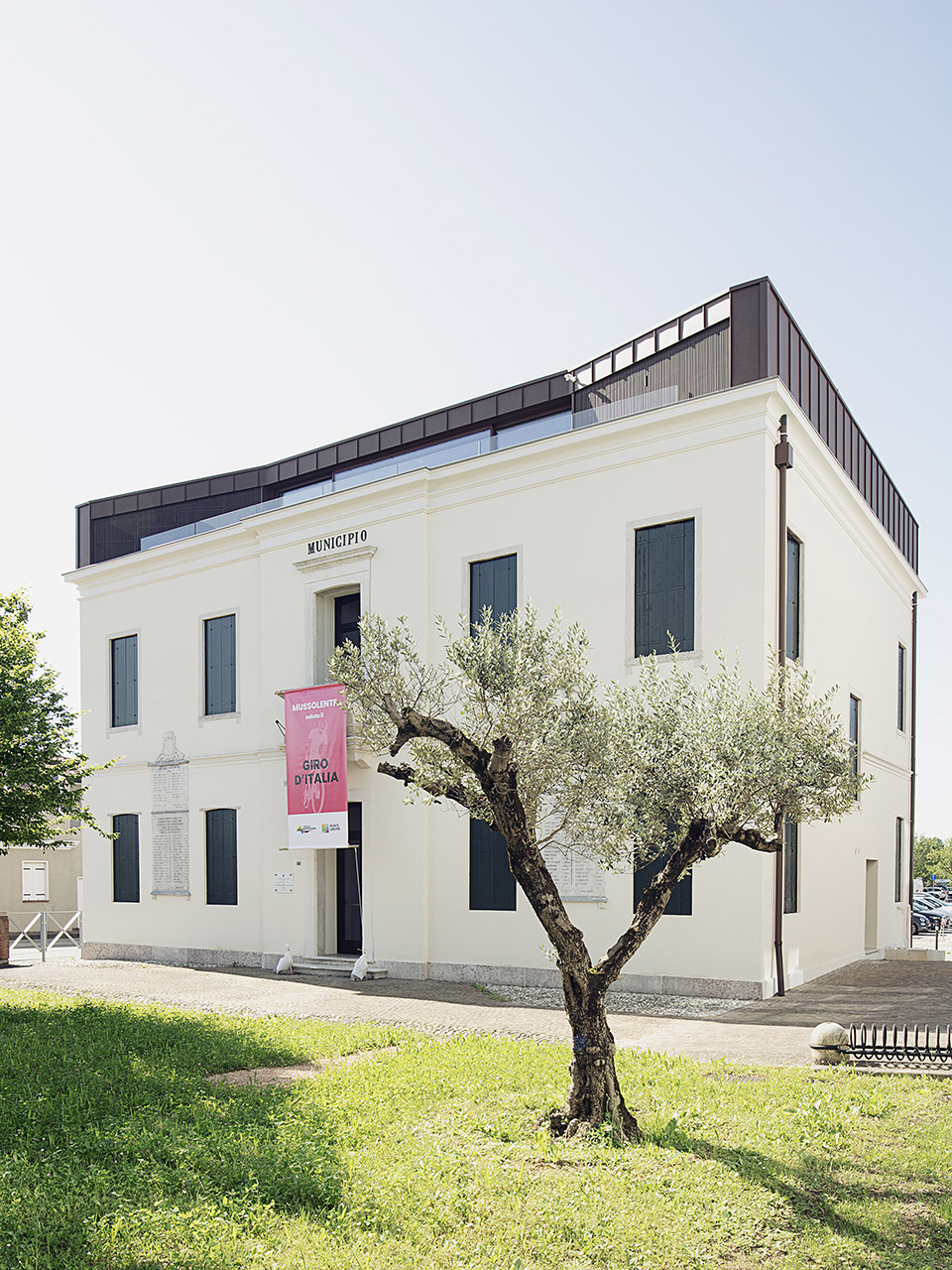 the new cultural center gian paolo negri by didone comacchio architects
