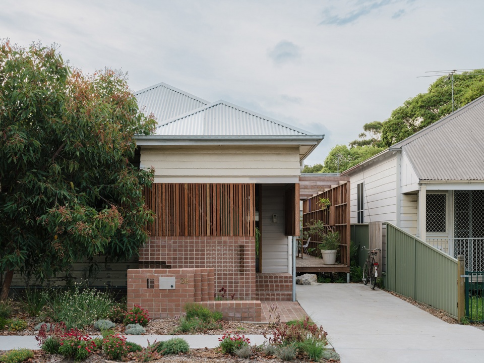 aru house by curious practice
