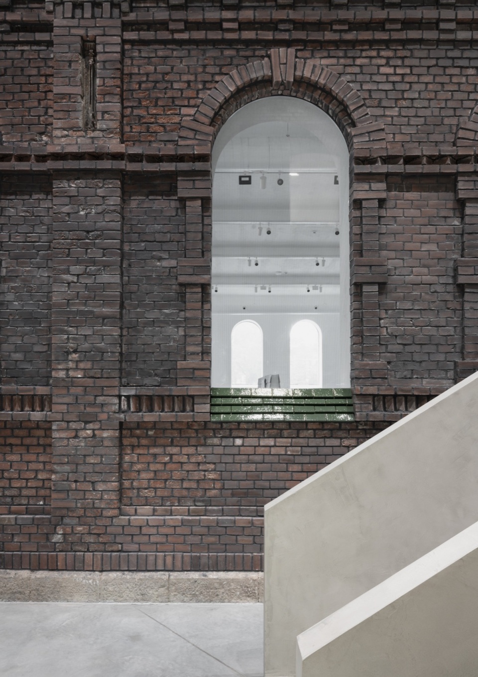 plato contemporary art gallery by kwk promes